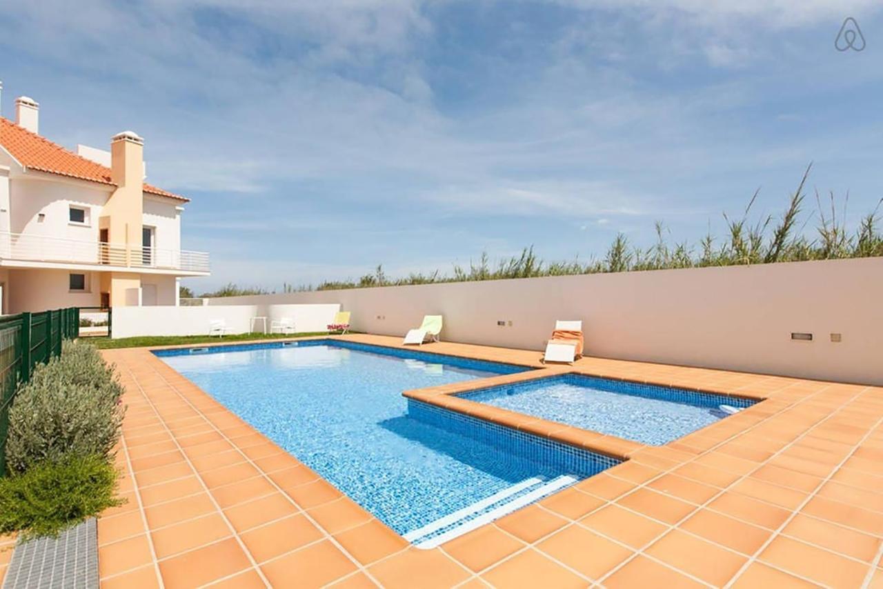 Casa Baleia - Praia E Piscina - 10 Pessoas Ferrel  Exteriér fotografie